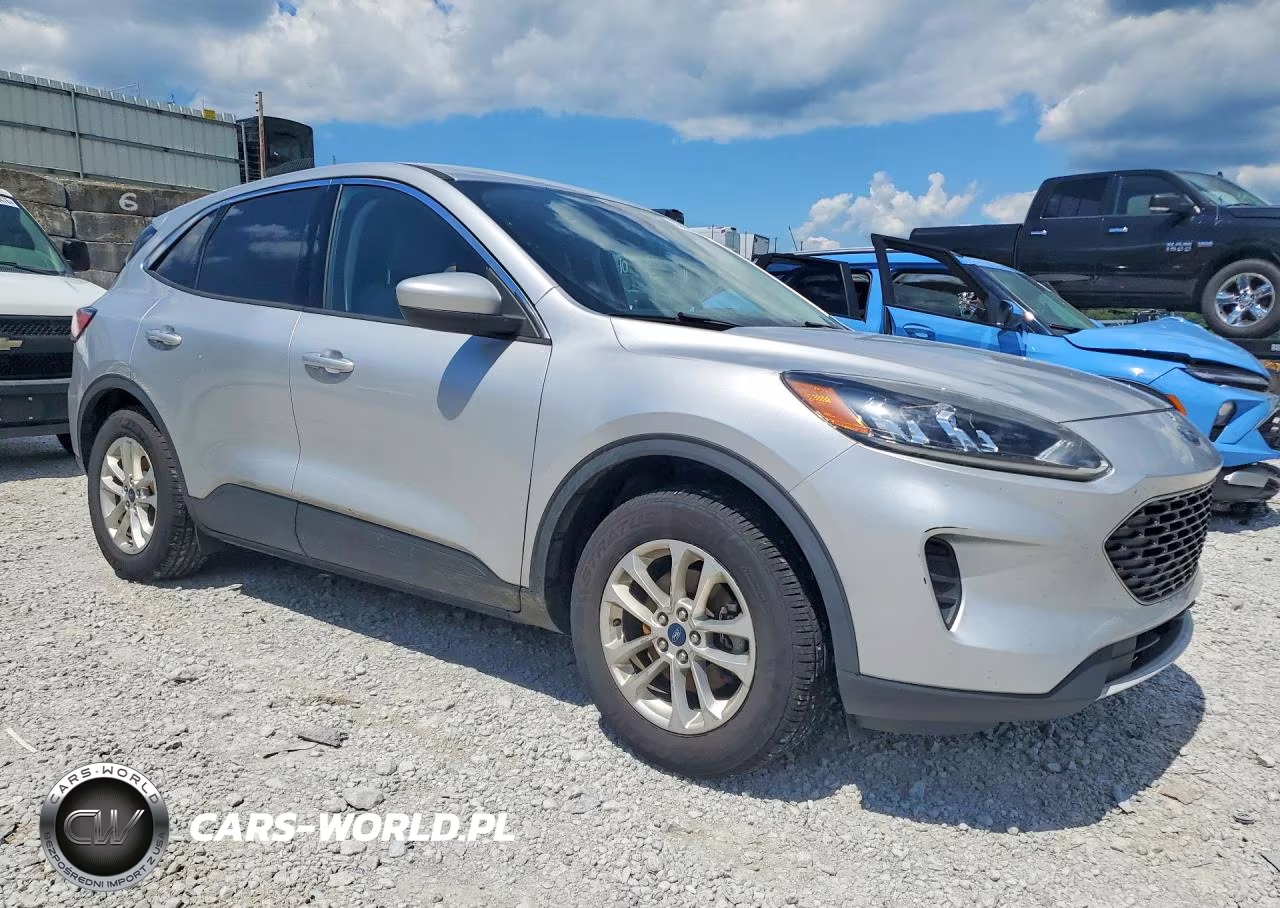 2020 Ford Escape Se VIN:1FMCU0G6XLUB22093 - 4
