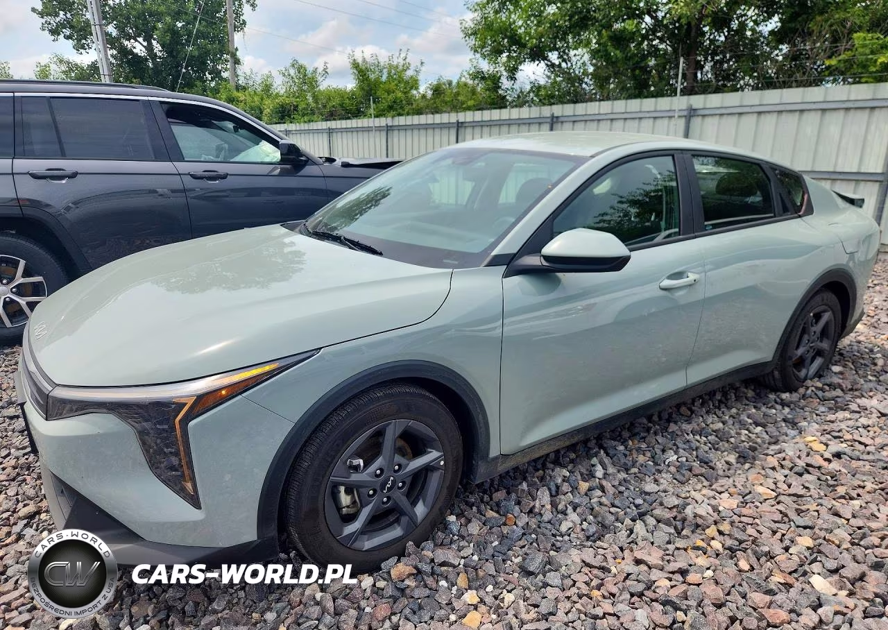 2026 Kia K4 Lxs – zdjęcie 1 z 12