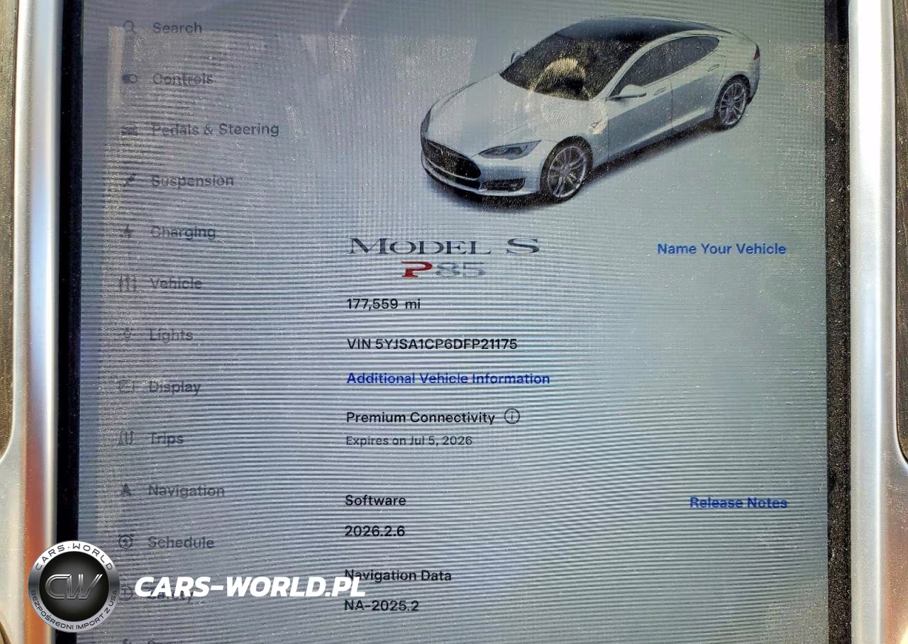 2013 Tesla Model S Performance VIN:5YJSA1CP6DFP21175 - 9