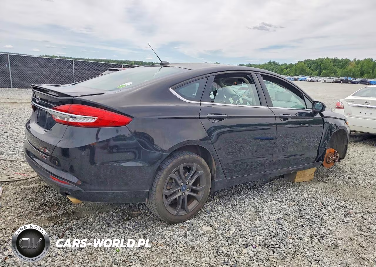 2018 Ford Fusion S VIN:3FA6P0G7XJR238079 - 3