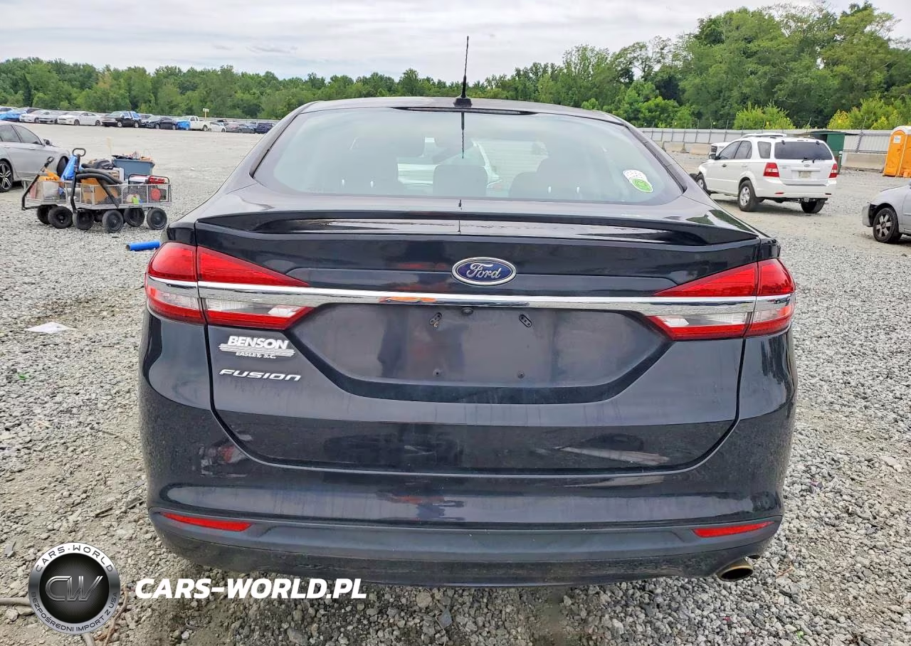 2018 Ford Fusion S VIN:3FA6P0G7XJR238079 - 6
