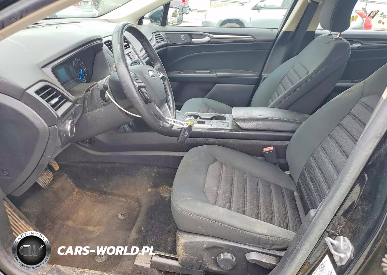 2018 Ford Fusion S VIN:3FA6P0G7XJR238079 - 7