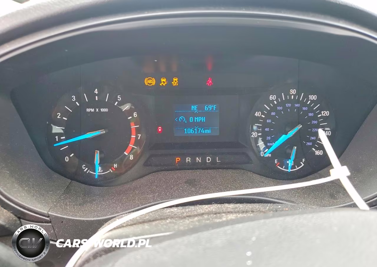 2018 Ford Fusion S VIN:3FA6P0G7XJR238079 - 9