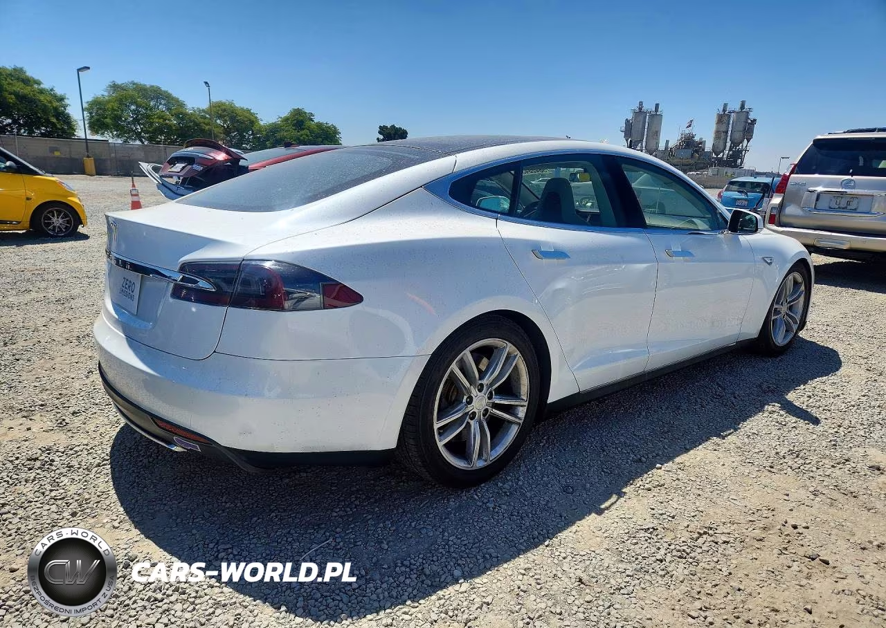 2013 Tesla Model S VIN:5YJSA1CN7DFP04531 - 3