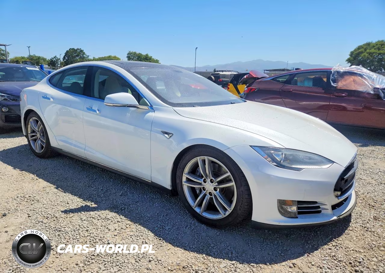 2013 Tesla Model S VIN:5YJSA1CN7DFP04531 - 4