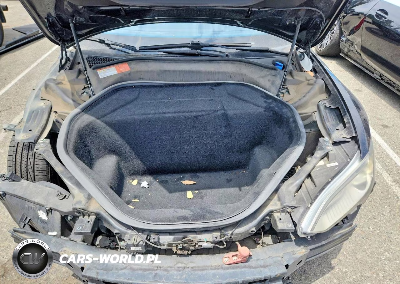 2015 Tesla Model S VIN:5YJSA1E24FF103390 - 11