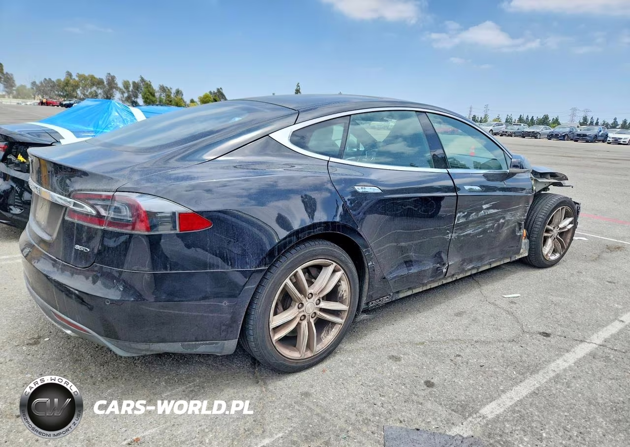 2015 Tesla Model S VIN:5YJSA1E24FF103390 - 3