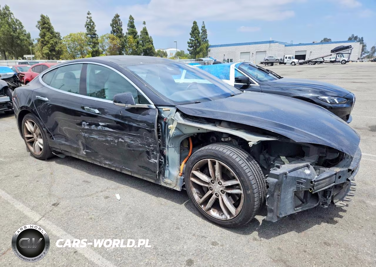 2015 Tesla Model S VIN:5YJSA1E24FF103390 - 4