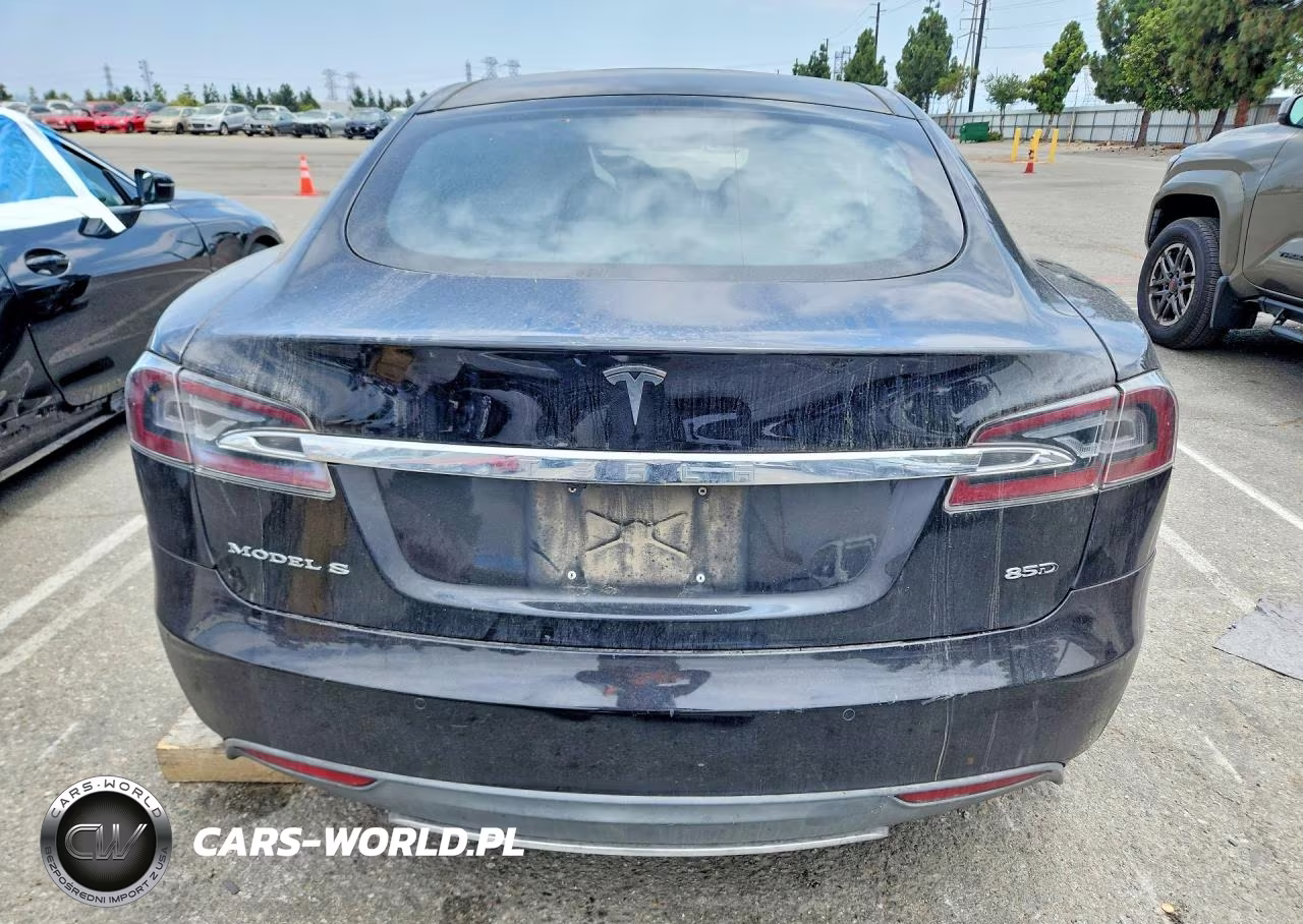 2015 Tesla Model S VIN:5YJSA1E24FF103390 - 6