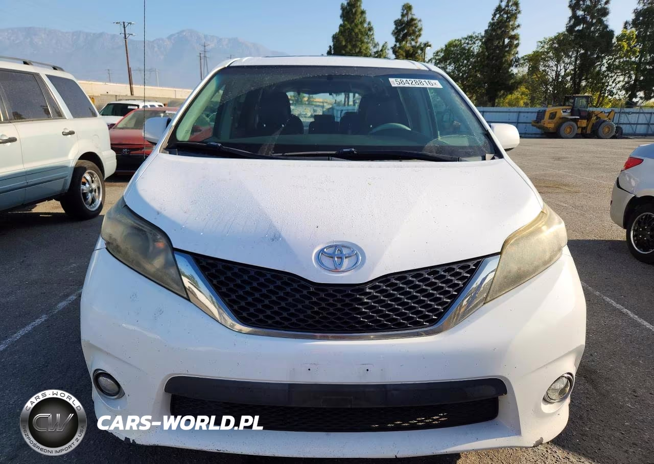 2011 Toyota Sienna Sport VIN:5TDXK3DC7BS164201 - 5