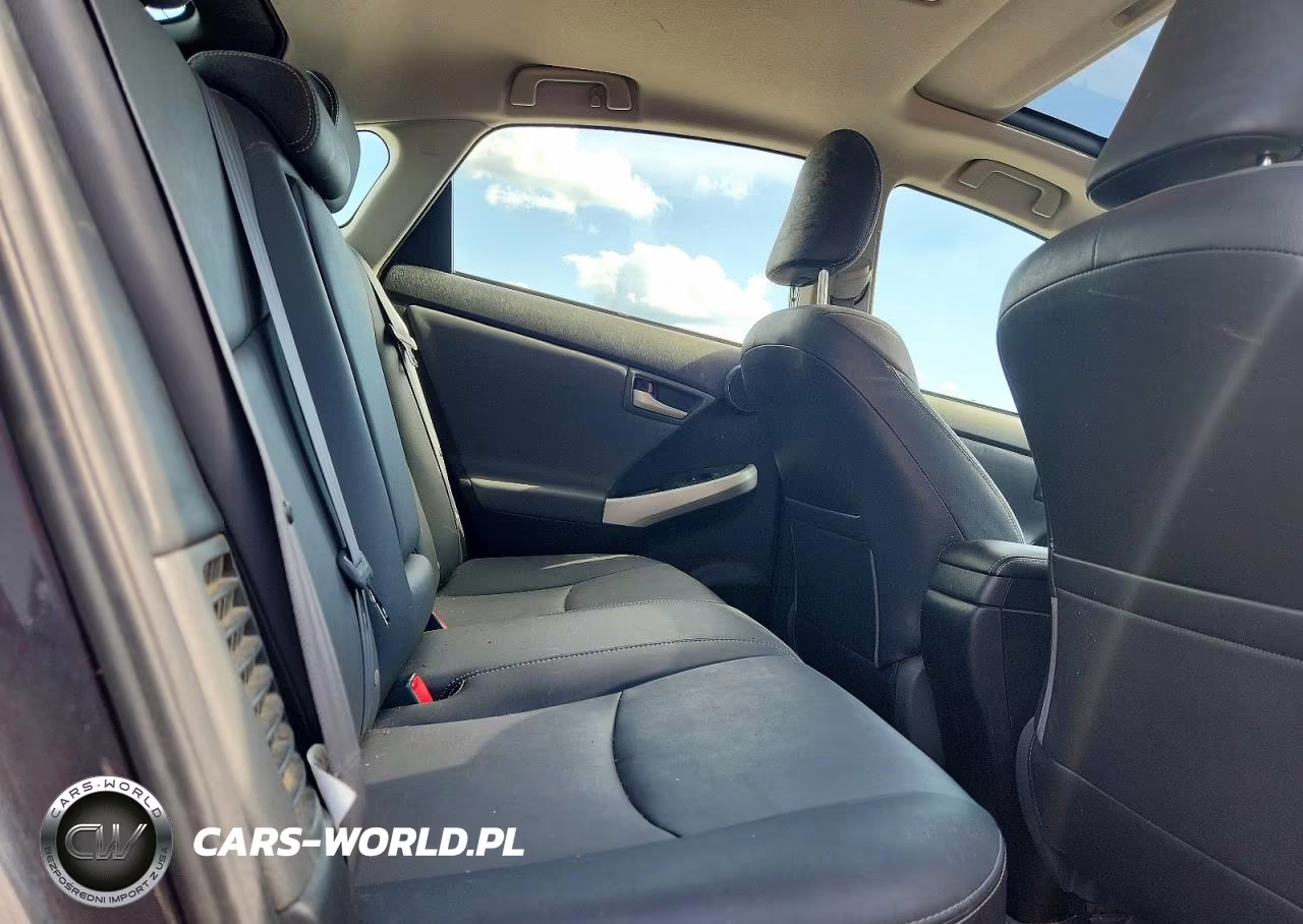 2013 Toyota Prius Four VIN:JTDKN3DU4D5650483 - 10