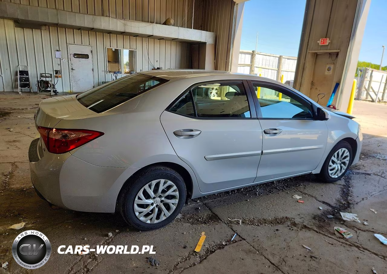 2017 Toyota Corolla Le VIN:2T1BURHEXHC914646 - 3