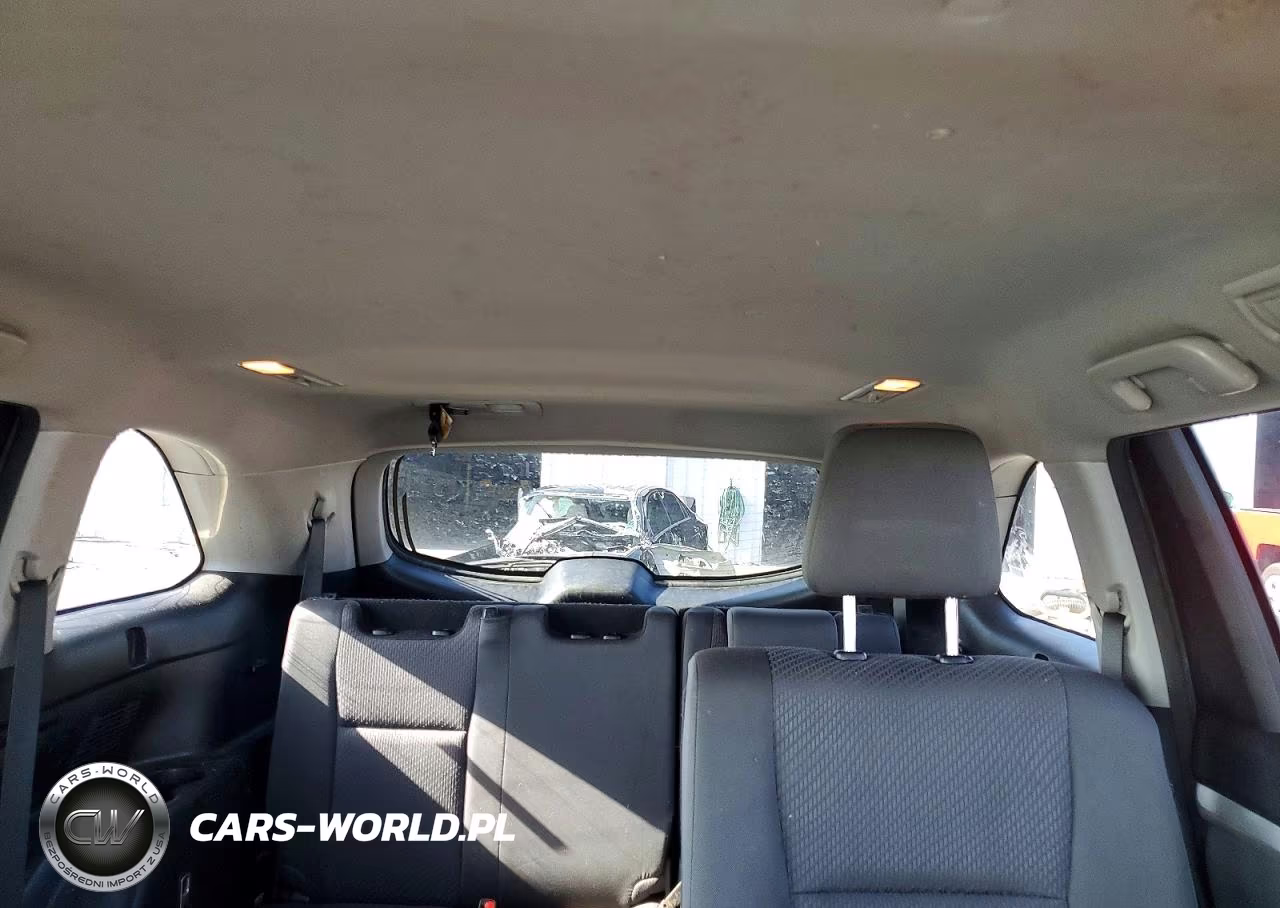 2018 Toyota Highlander Le VIN:5TDZZRFHXJS243165 - 10