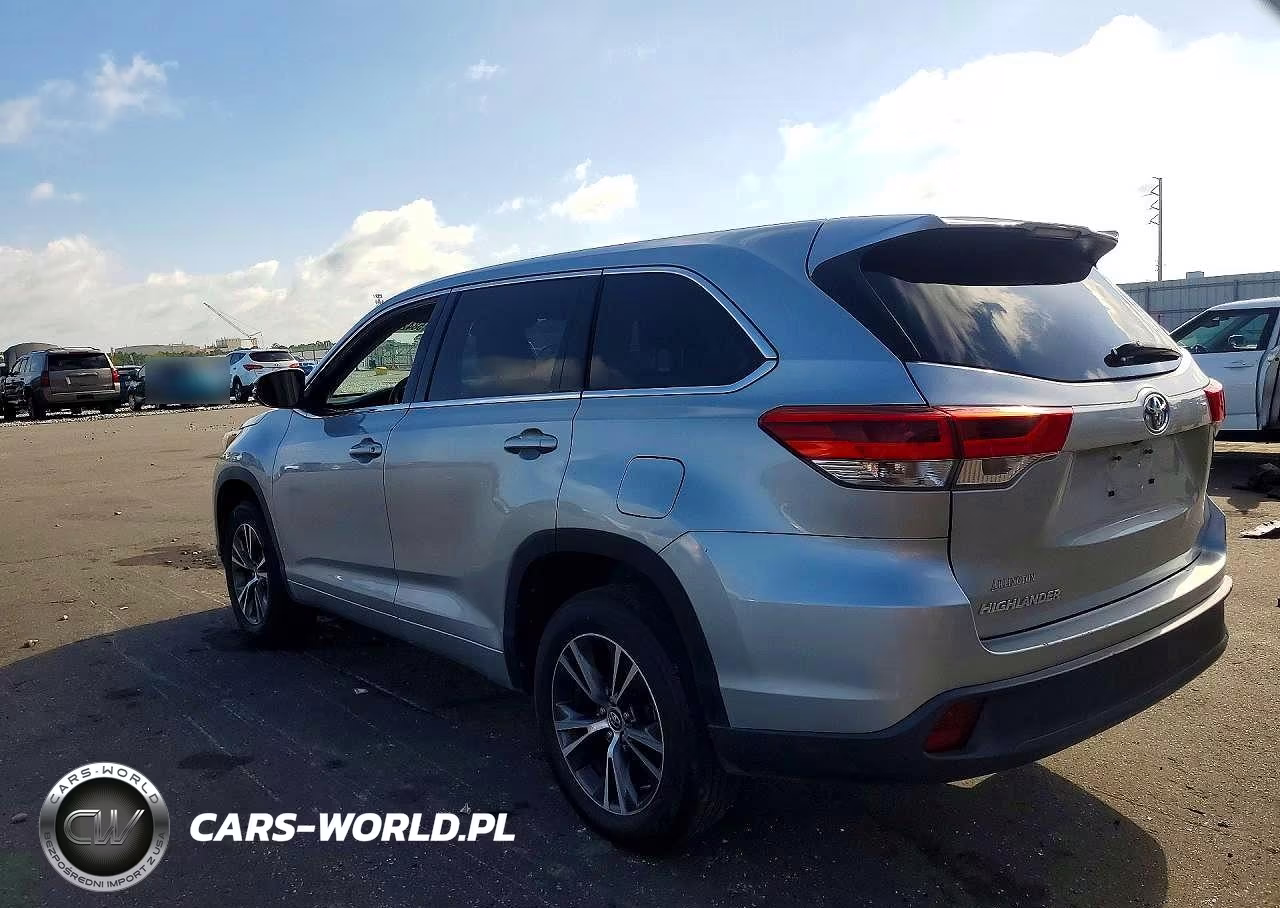 2018 Toyota Highlander Le VIN:5TDZZRFHXJS243165 - 2