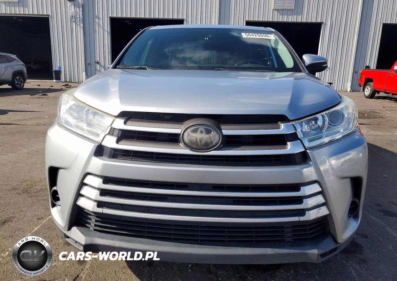 2018 Toyota Highlander Le VIN:5TDZZRFHXJS243165 - 5