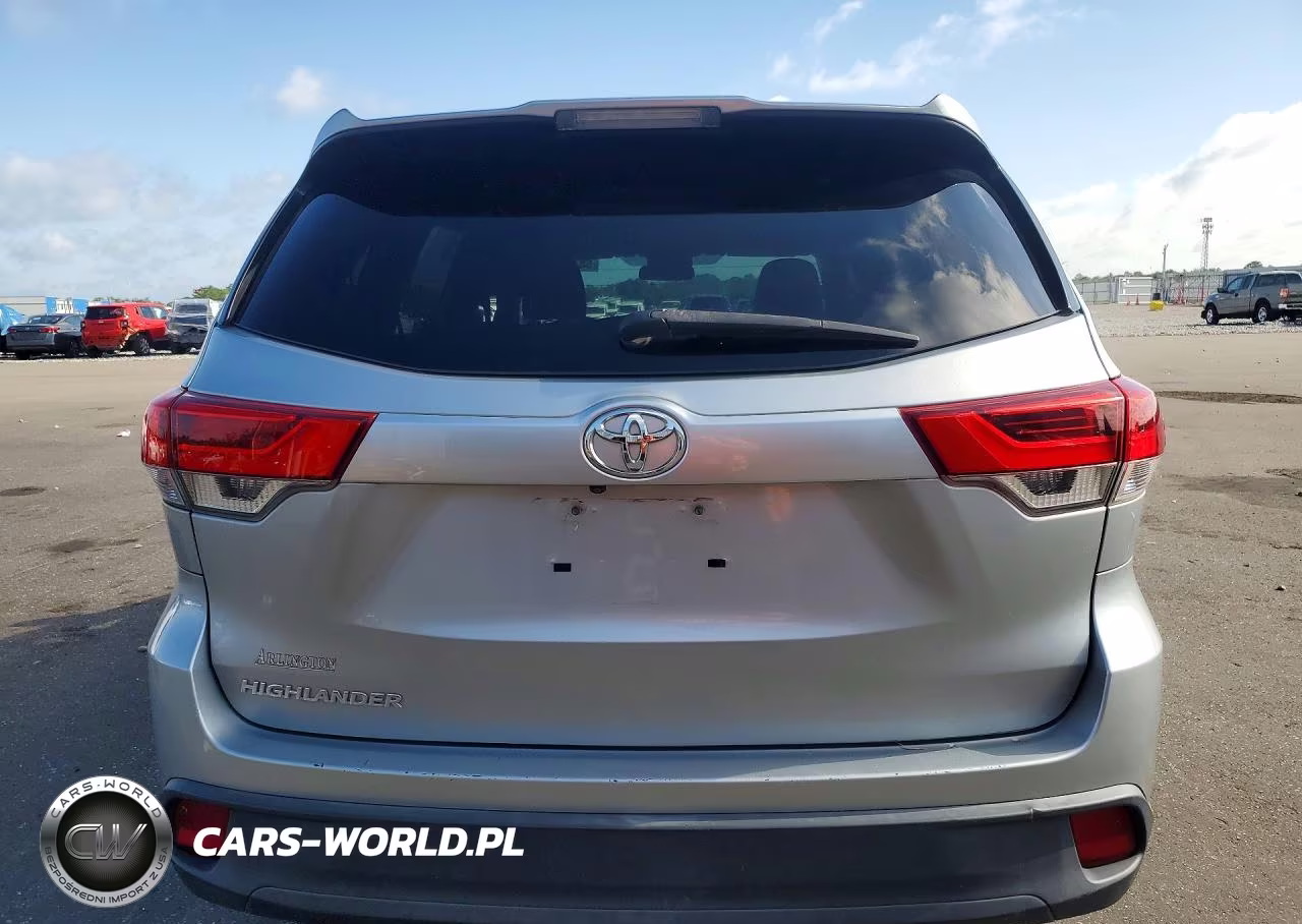 2018 Toyota Highlander Le VIN:5TDZZRFHXJS243165 - 6