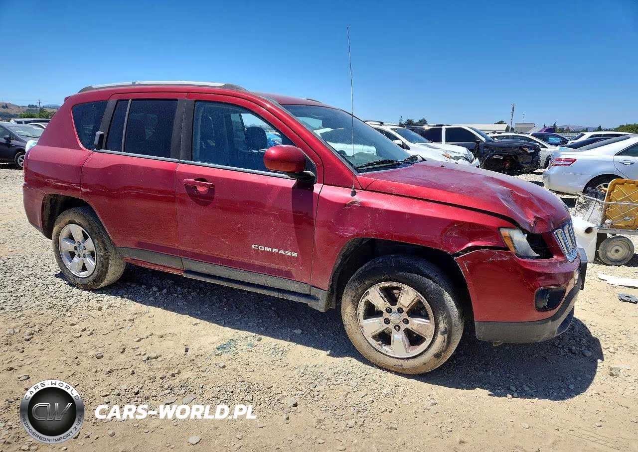 2016 Jeep Compass Latitude VIN:1C4NJCEA8GD704911 - 4