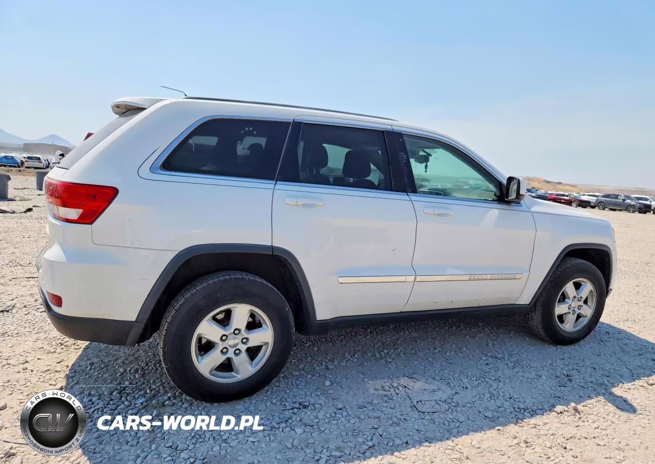 2013 Jeep Grand Cherokee Laredo VIN:1C4RJEAG1DC514196 - 3