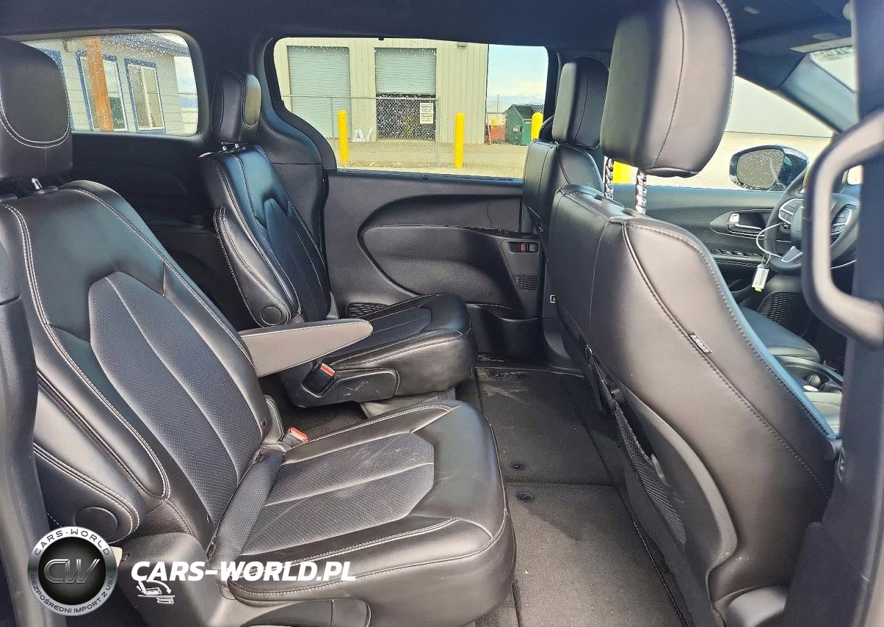 2025 Chrysler Pacifica Select VIN:2C4RC1BG9SR509561 - 11