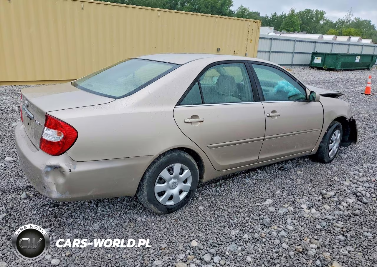 2003 Toyota Camry Le VIN:4T1BE32KX3U206820 - 3