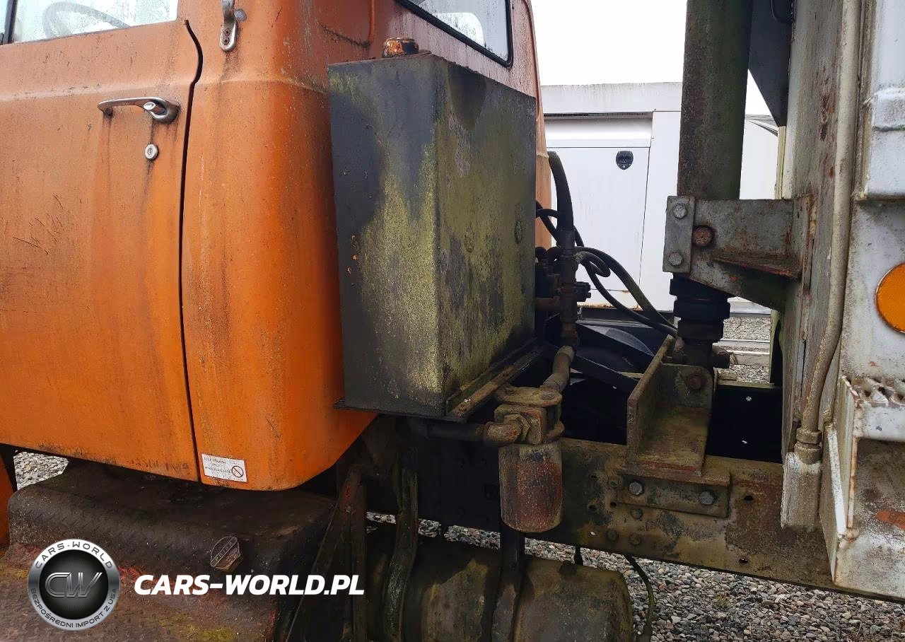 1976 GMC Dumptruck VIN:THE736V596424 - 9