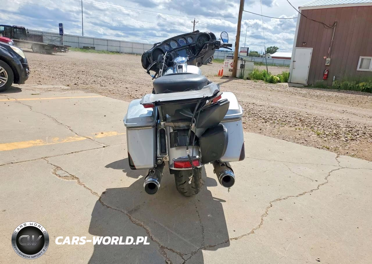 2015 Harley-Davidson Flhtk Ultra Limited VIN:1HD1KEL1XFB694451 - 4