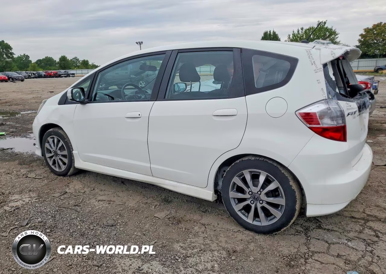 2013 Honda Fit Sport VIN:JHMGE8H50DC043996 - 2