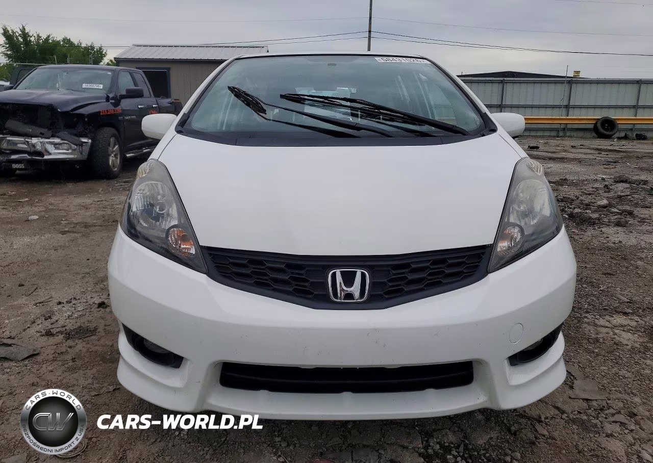 2013 Honda Fit Sport VIN:JHMGE8H50DC043996 - 5