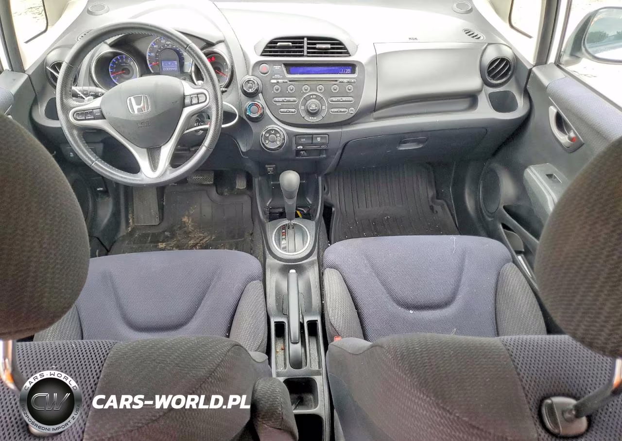 2013 Honda Fit Sport VIN:JHMGE8H50DC043996 - 8
