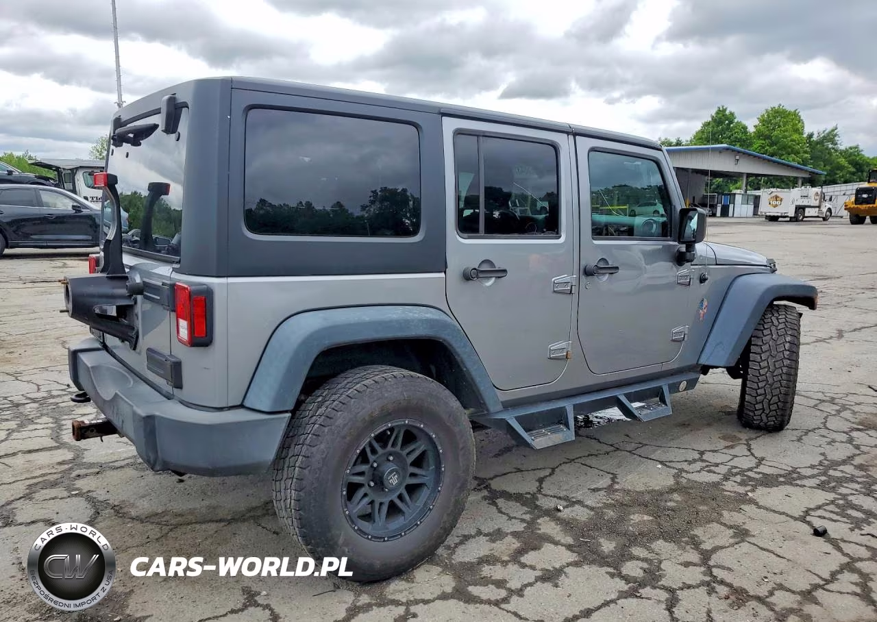 2015 Jeep Wrangler Unlimited Sport VIN:1C4BJWDG6FL751028 - 3