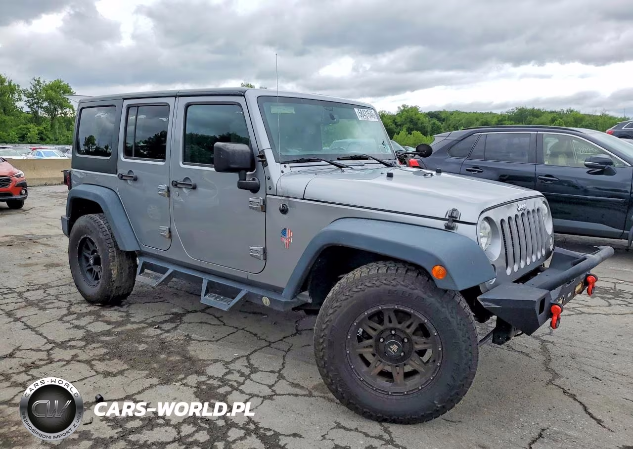 2015 Jeep Wrangler Unlimited Sport VIN:1C4BJWDG6FL751028 - 4