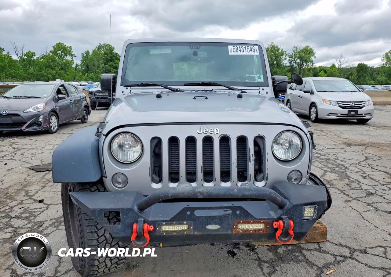 2015 Jeep Wrangler Unlimited Sport VIN:1C4BJWDG6FL751028 - 5
