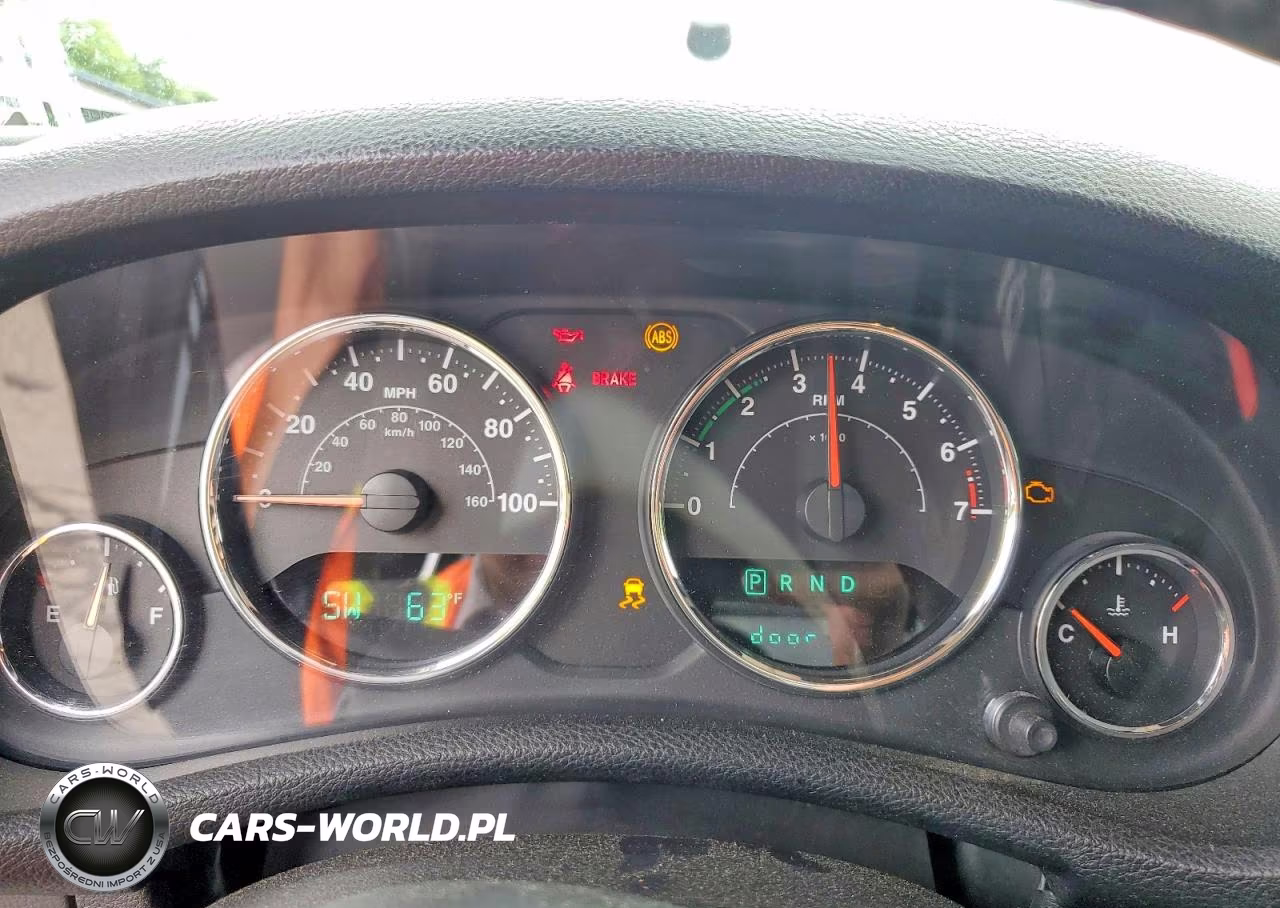 2015 Jeep Wrangler Unlimited Sport VIN:1C4BJWDG6FL751028 - 9