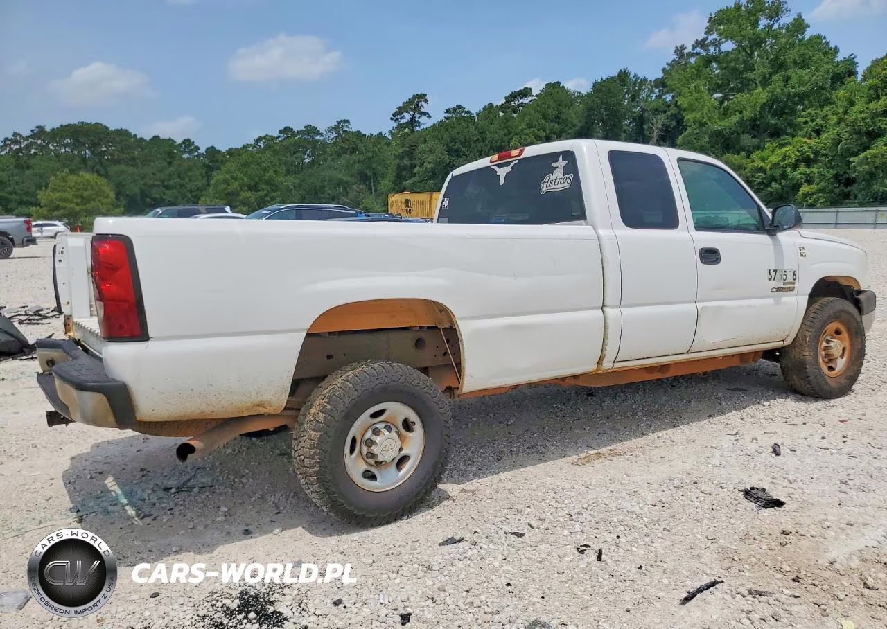 2007 Chevrolet Silverado C2500 Heavy Duty VIN:1GCHC29D87E135915 - 3