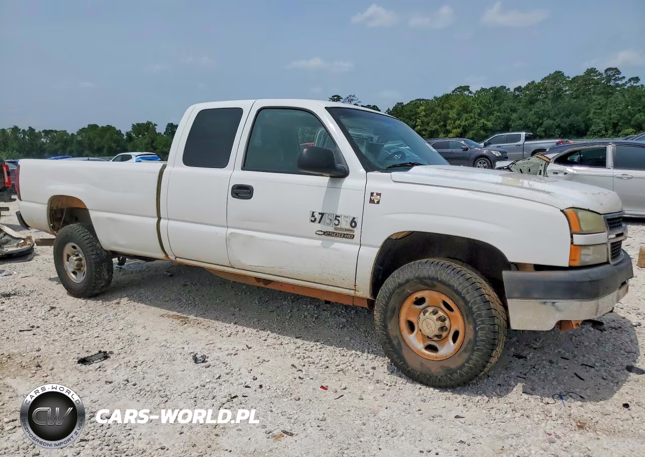 2007 Chevrolet Silverado C2500 Heavy Duty VIN:1GCHC29D87E135915 - 4