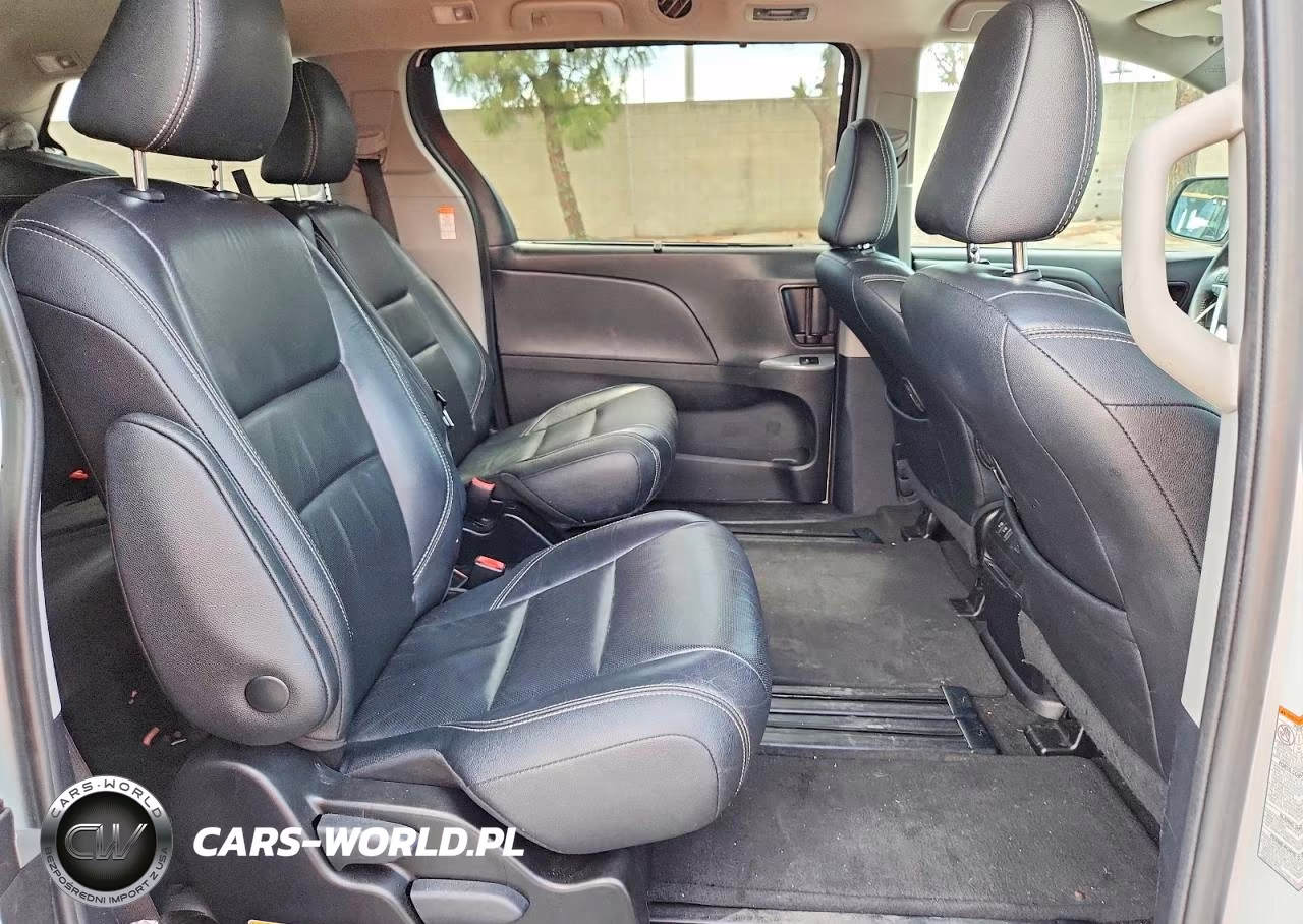 2018 Toyota Sienna Se Premium 8-Passenger VIN:5TDXZ3DC0JS921918 - 11