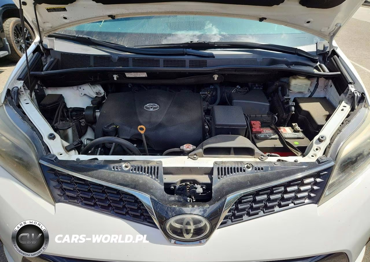 2018 Toyota Sienna Se Premium 8-Passenger VIN:5TDXZ3DC0JS921918 - 12