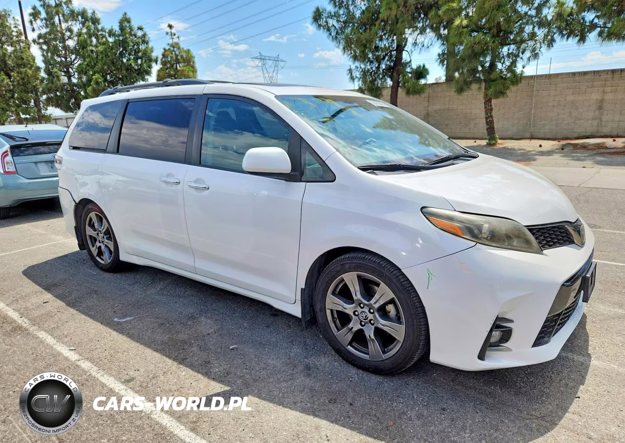 2018 Toyota Sienna Se Premium 8-Passenger VIN:5TDXZ3DC0JS921918 - 4