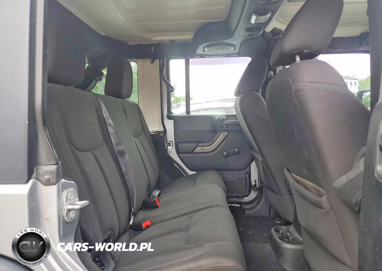 2014 Jeep Wrangler Unlimited Sport VIN:1C4BJWDG7EL216935 - 11