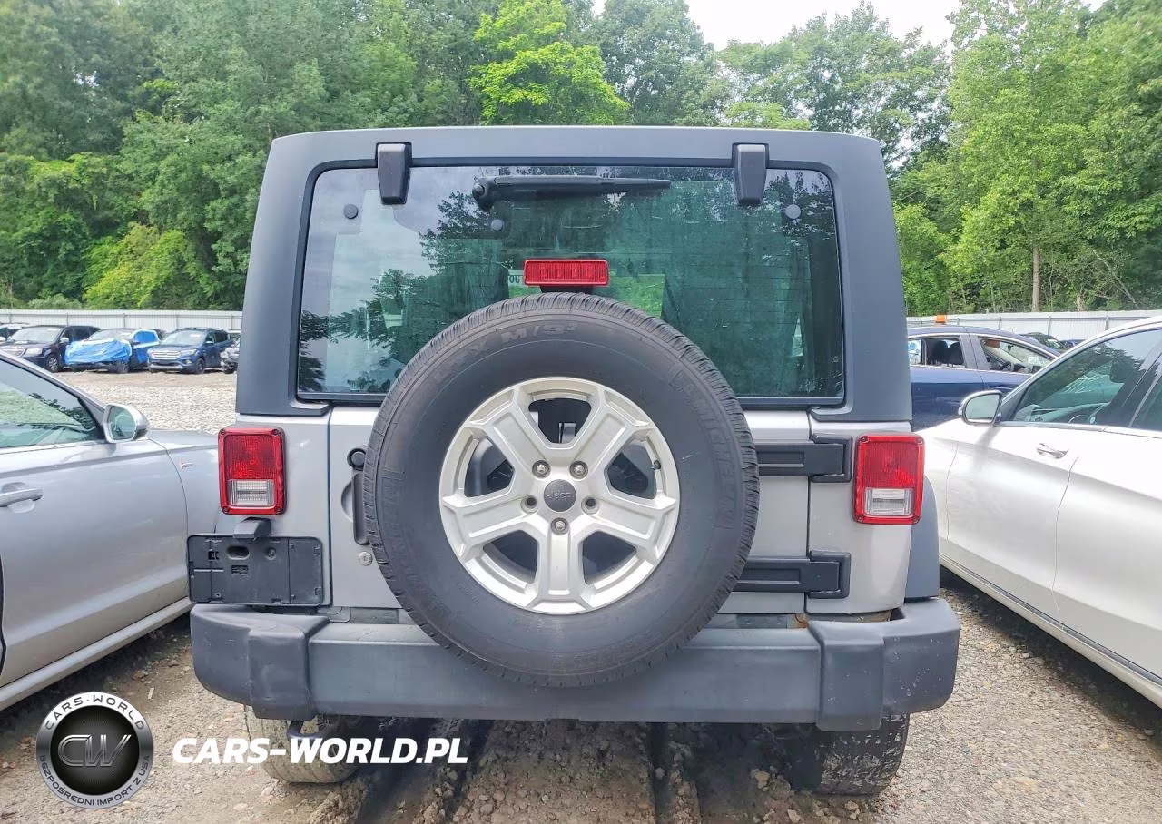 2014 Jeep Wrangler Unlimited Sport VIN:1C4BJWDG7EL216935 - 6