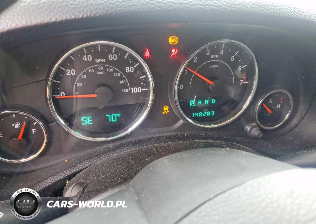 2014 Jeep Wrangler Unlimited Sport VIN:1C4BJWDG7EL216935 - 9
