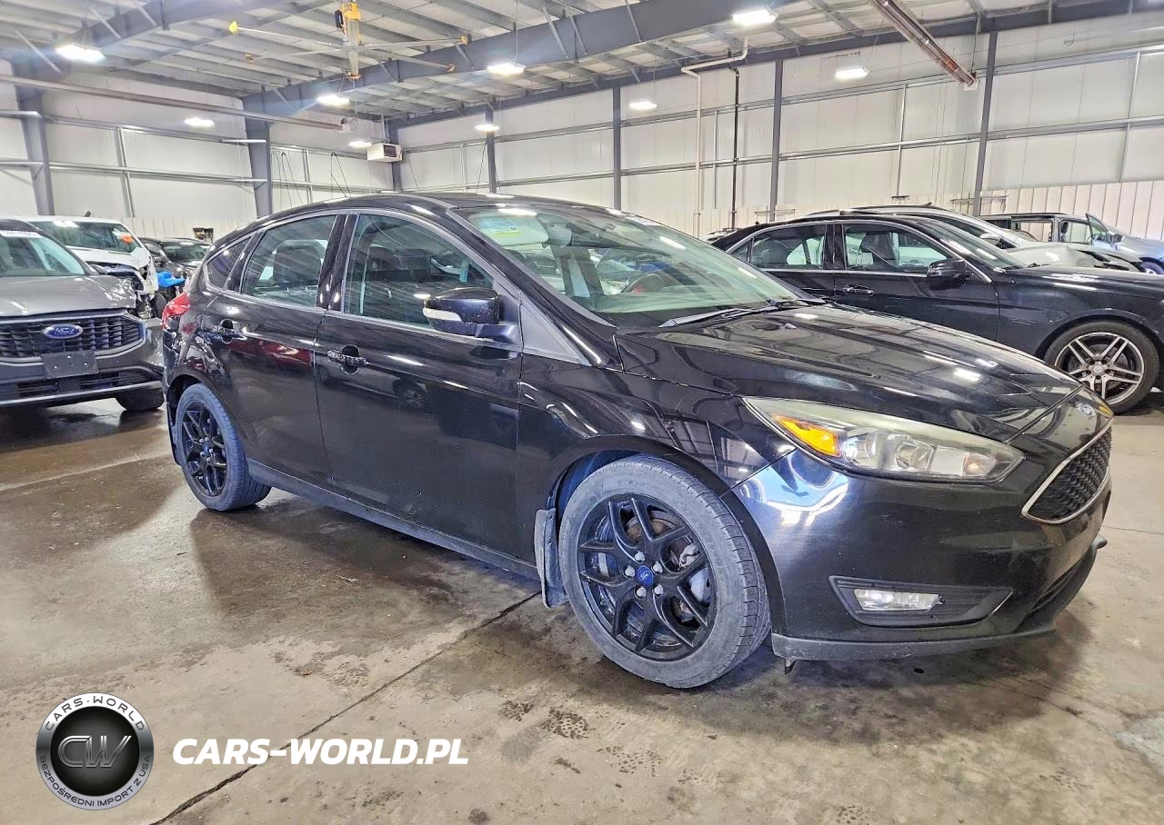 2016 Ford Focus Se VIN:1FADP3K22GL362553 - 4
