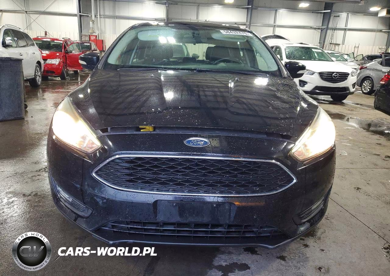2016 Ford Focus Se VIN:1FADP3K22GL362553 - 5