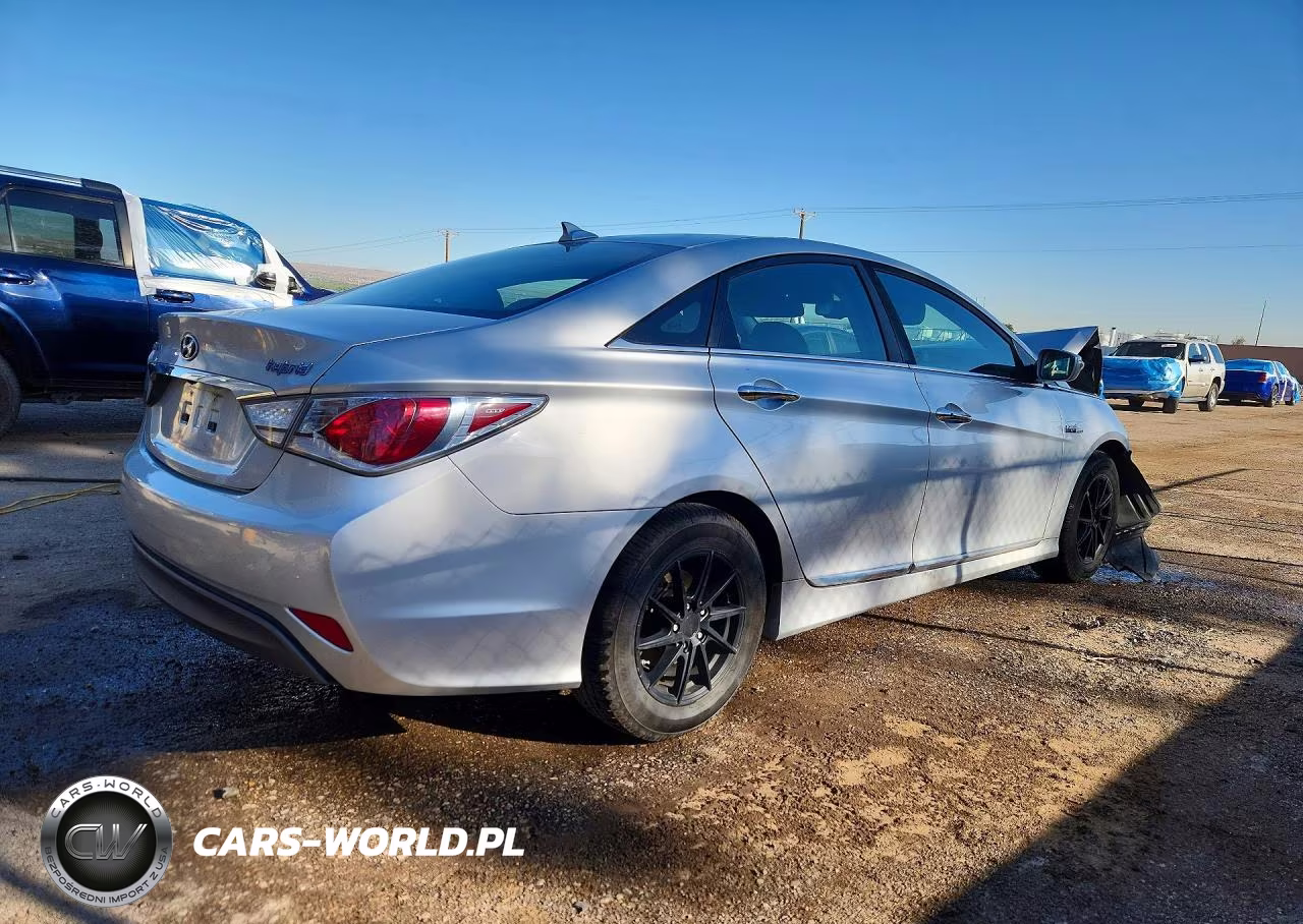 2014 Hyundai Sonata Hybrid VIN:KMHEC4A47EA108182 - 3