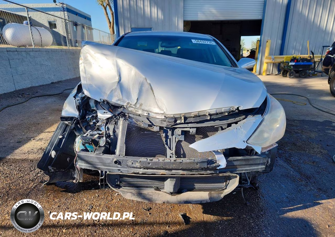2014 Hyundai Sonata Hybrid VIN:KMHEC4A47EA108182 - 5