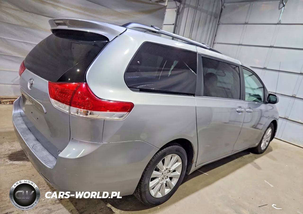 2011 Toyota Sienna Le VIN:5TDJK3DC4BS025326 - 3