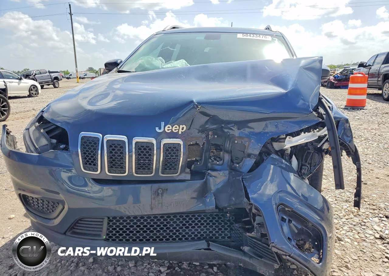 2020 Jeep Cherokee Latitude VIN:1C4PJLCXXLD521620 - 5