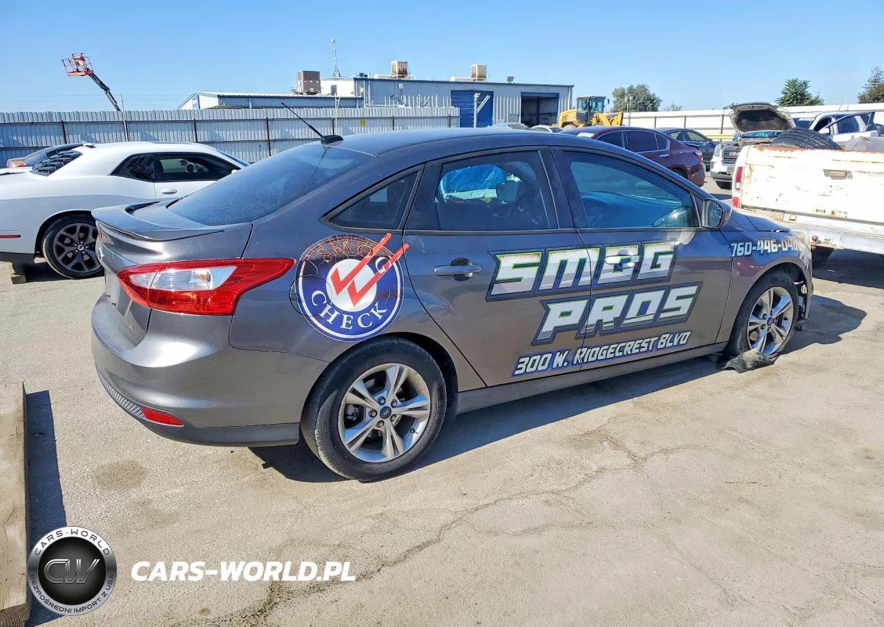 2012 Ford Focus Se VIN:1FAHP3F26CL386456 - 3
