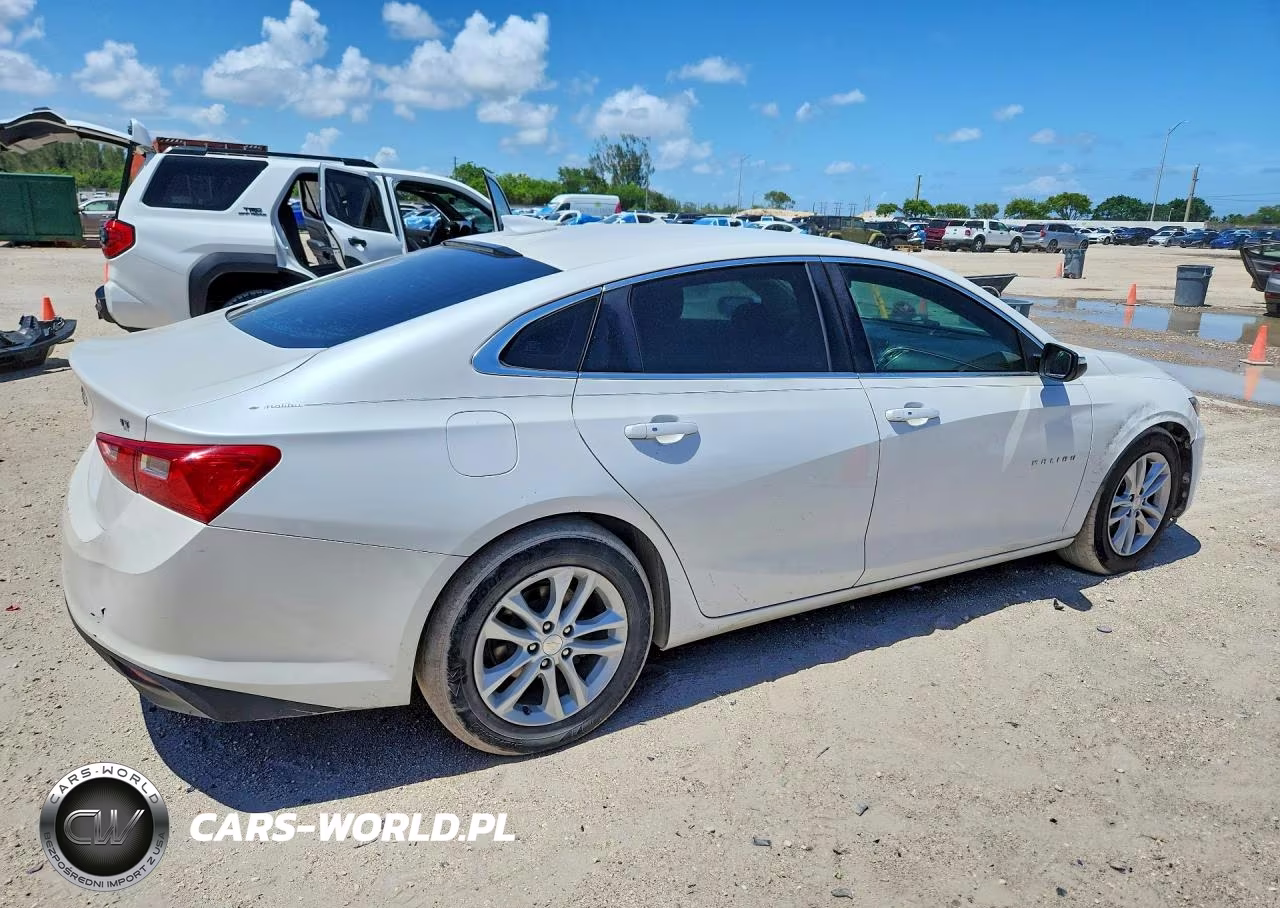 2017 Chevrolet Malibu Lt VIN:1G1ZE5ST2HF169029 - 3