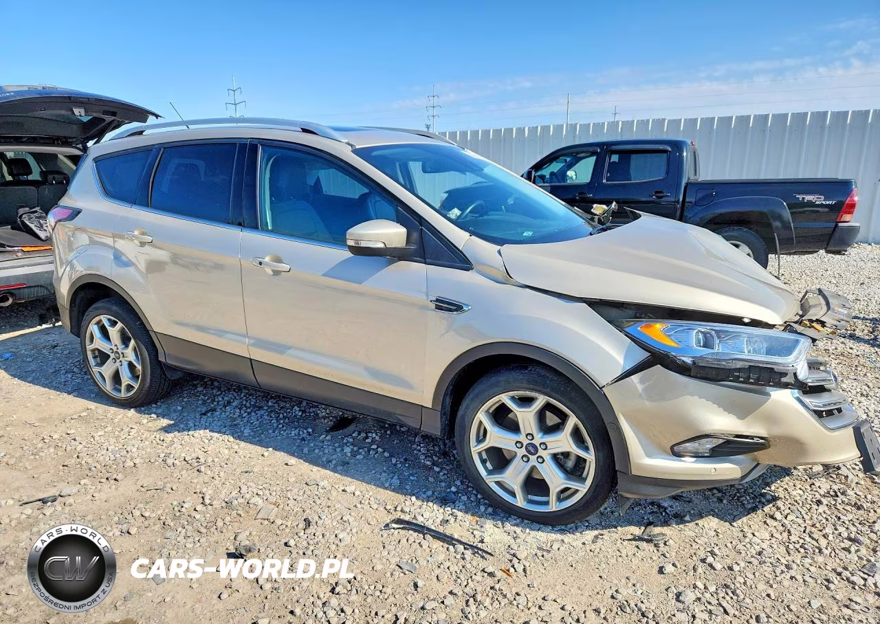 2017 Ford Escape Titanium VIN:1FMCU9J93HUA91218 - 4